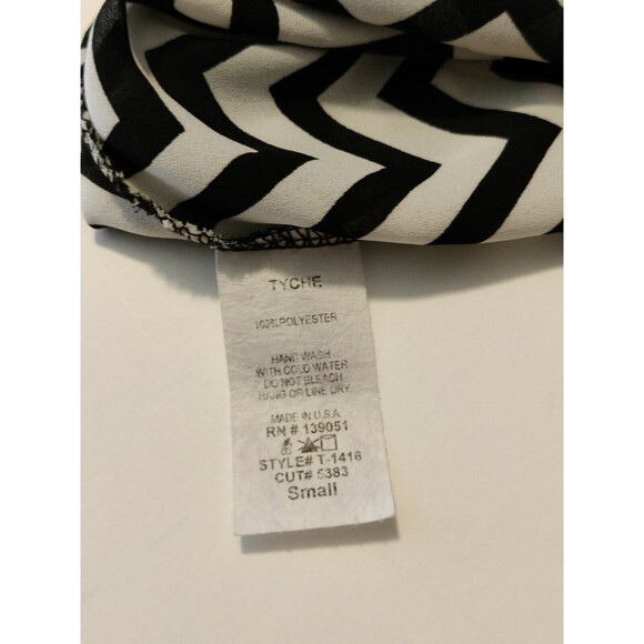 VTG. Tyche Women's Sleeveless Black &‎ White Chevron Pattern Tank Top Size Small - Picture 10 of 10